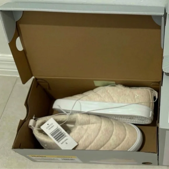 Hurley Women's Arlo Puff Slip-On Slippers - Picture 2 of 3